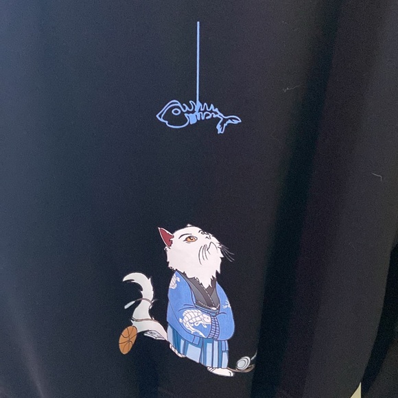NWOT Sweatshirt with Cat - Picture 2 of 5